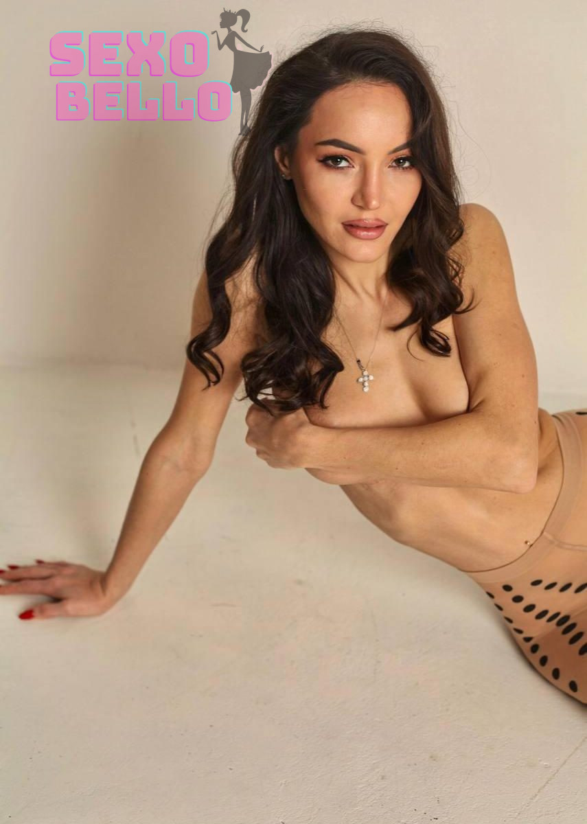 Emilia Escort Paris