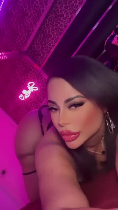 Sunshine Radostina Escort Paris