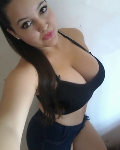 Cutie Aigerim dans Paris | sexemodels.org