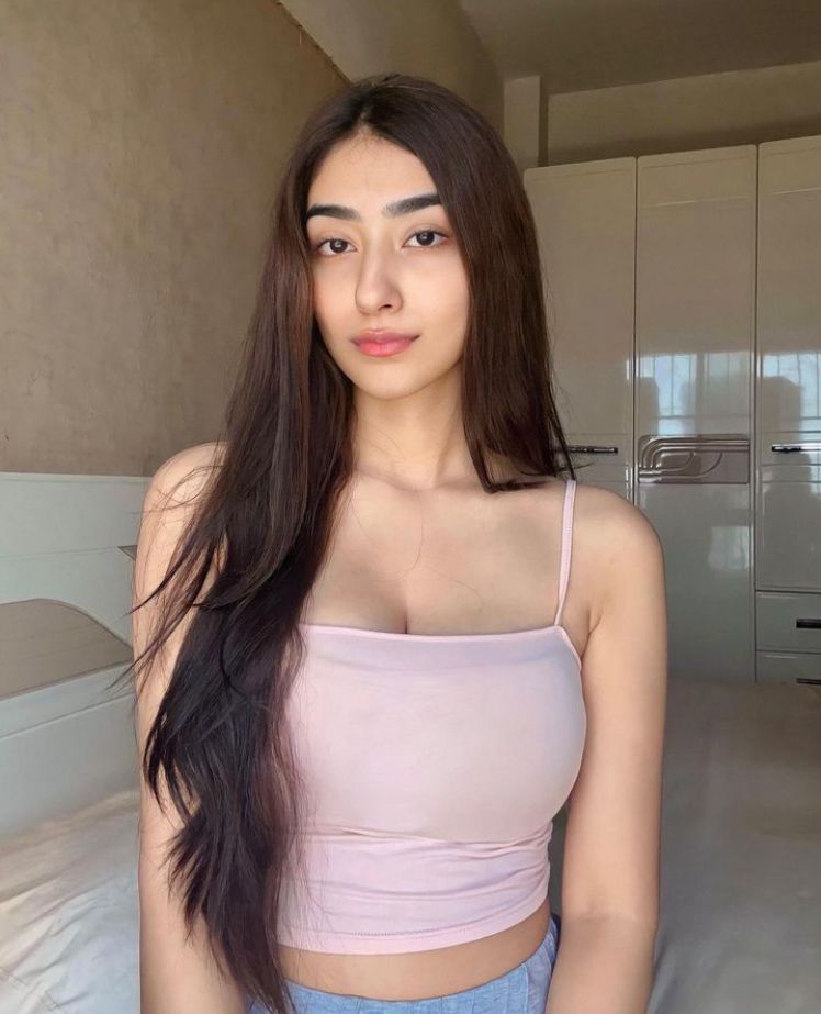 Taquiner Kiran Escort Paris