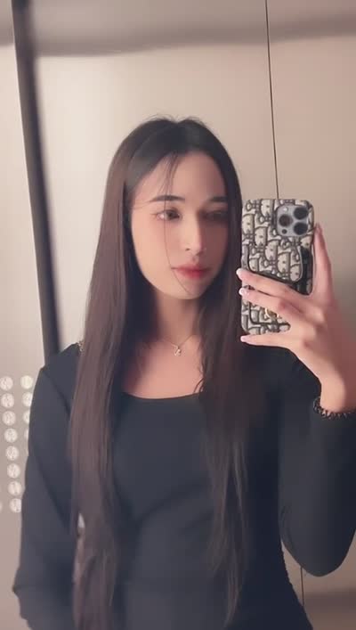Ying Joyeux Escort Paris