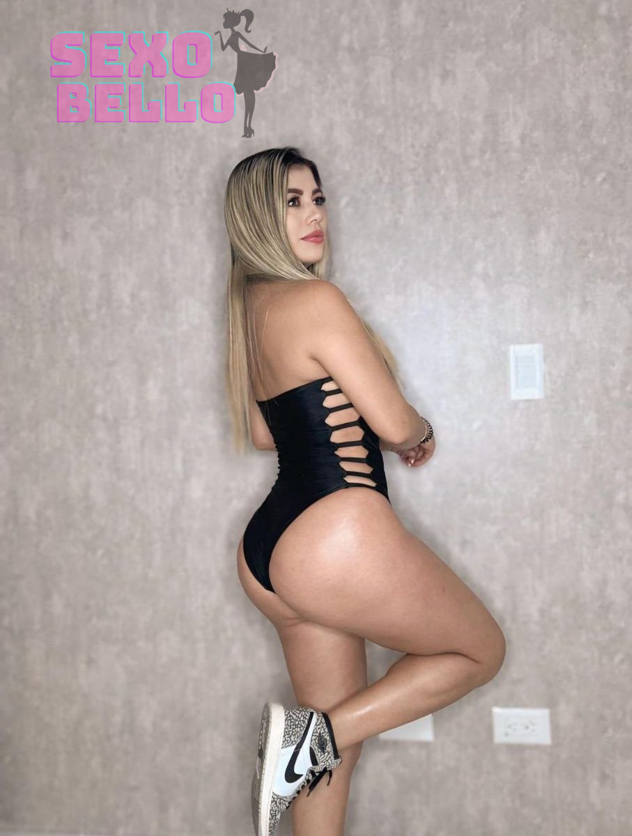 Elegant Anke Escort Paris