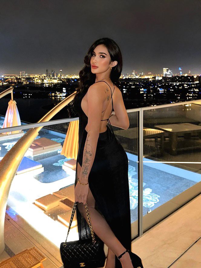 Tine gracieuse Escort Paris