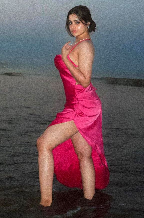Romantic Ani Escort Paris