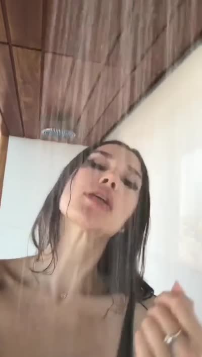 Star Lotte Escort Paris