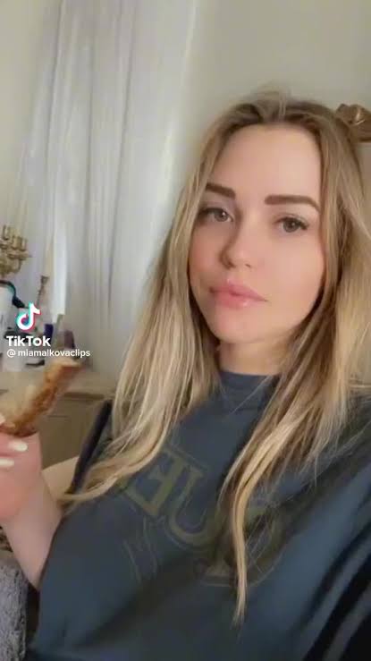 Douceur d’Alice dans Paris | sexemodels.org