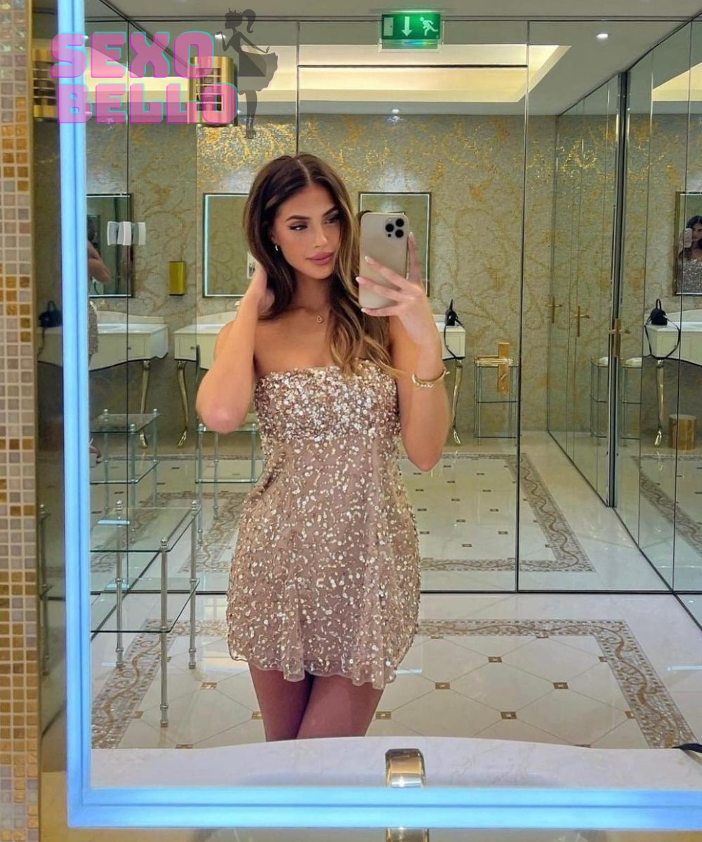 Seductive Noa Escort Paris
