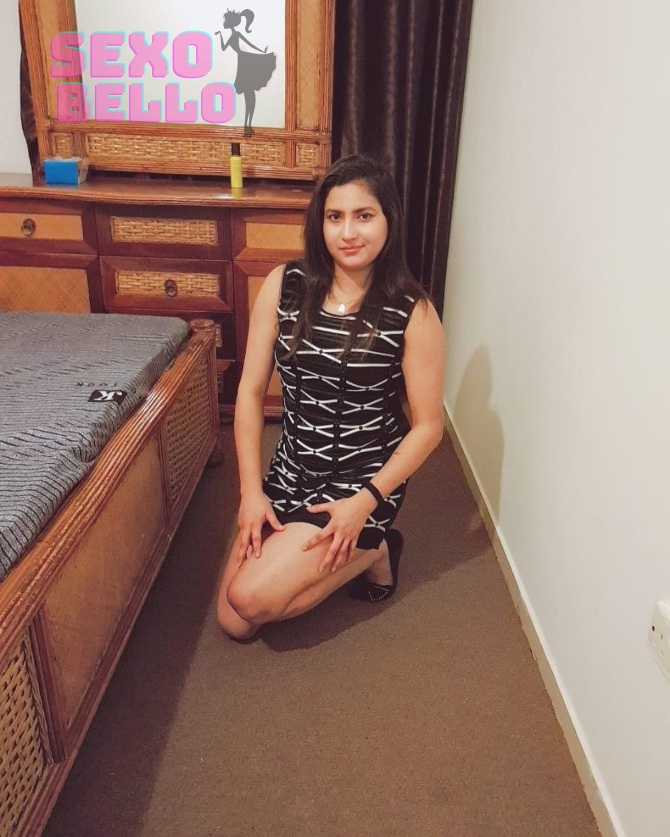 Elegant Armine Escort Paris