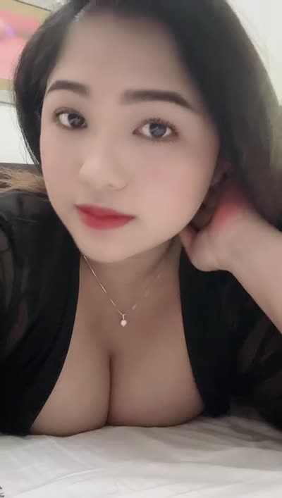 Star Aiko Escort Paris