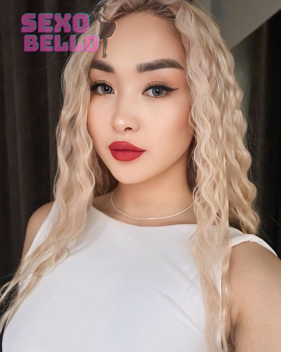 Glamorous Mei Escort Paris