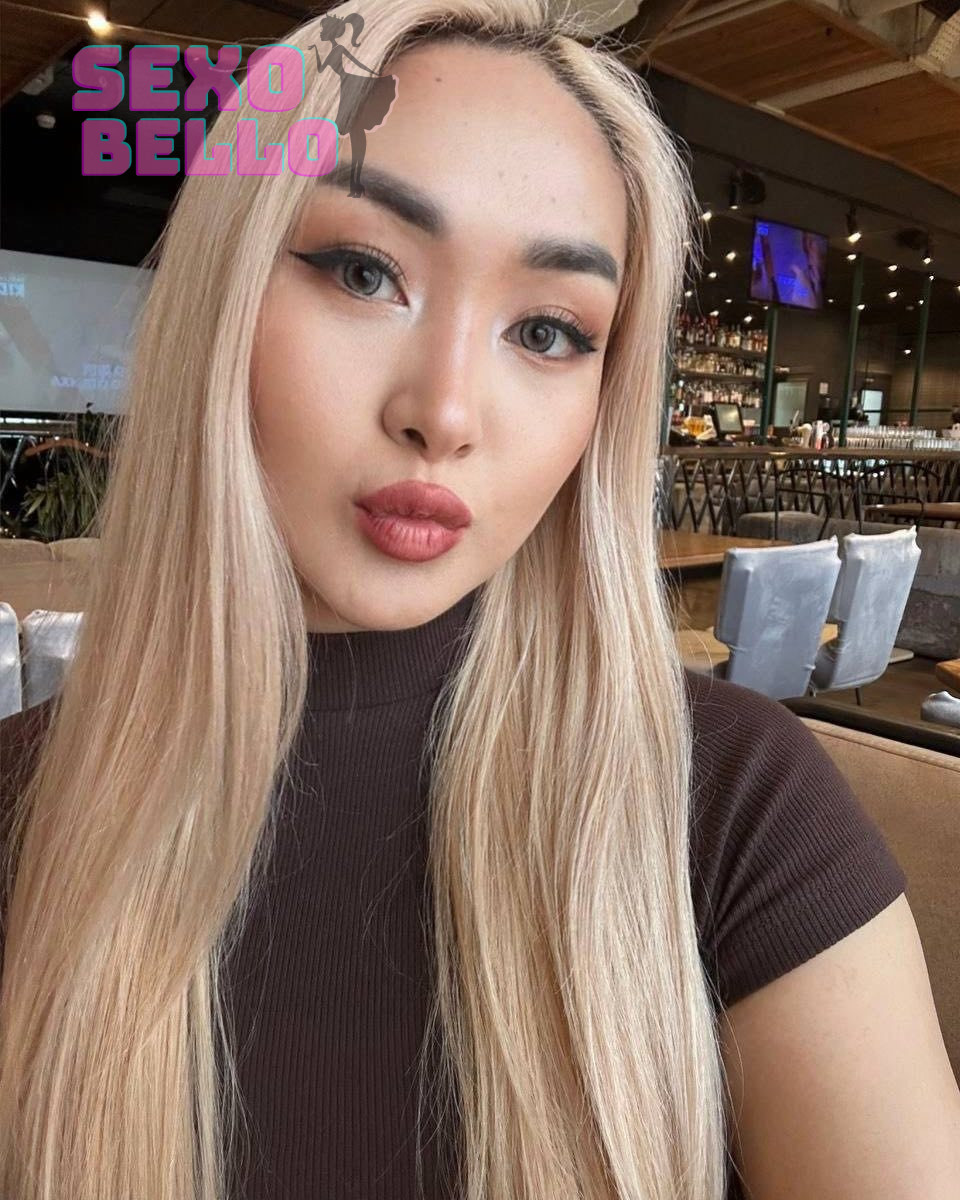 Glamorous Mei Escort Paris