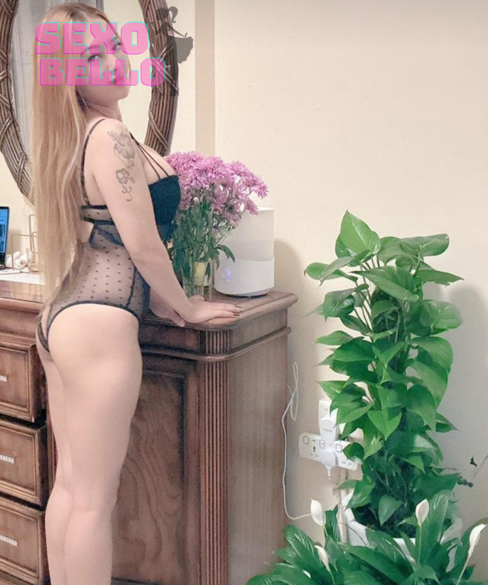 Aiko joyeuse Escort Paris