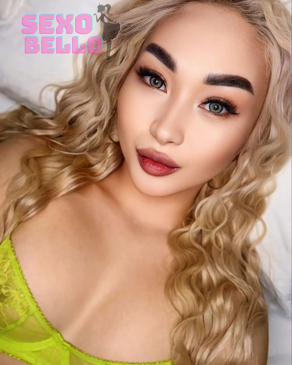 Glamorous Mei Escort Paris