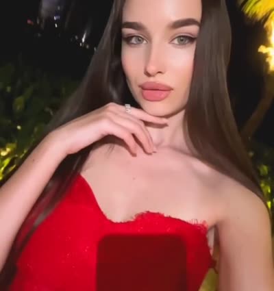 Satisfaire Catalina Escort Paris