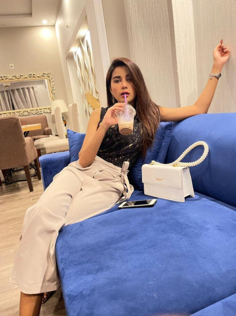 La mignonne Jana Escort Paris