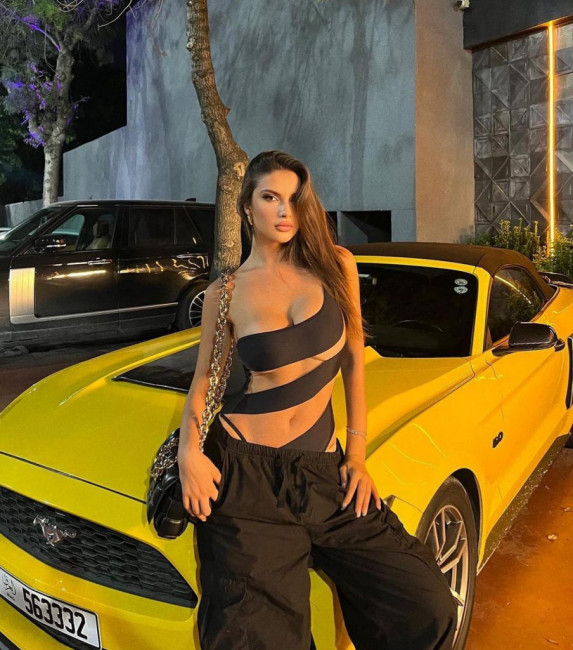 Arianna pleine d’esprit Escort Paris