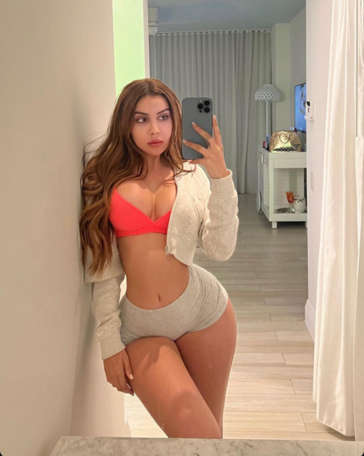 Lola paisible Escort Paris